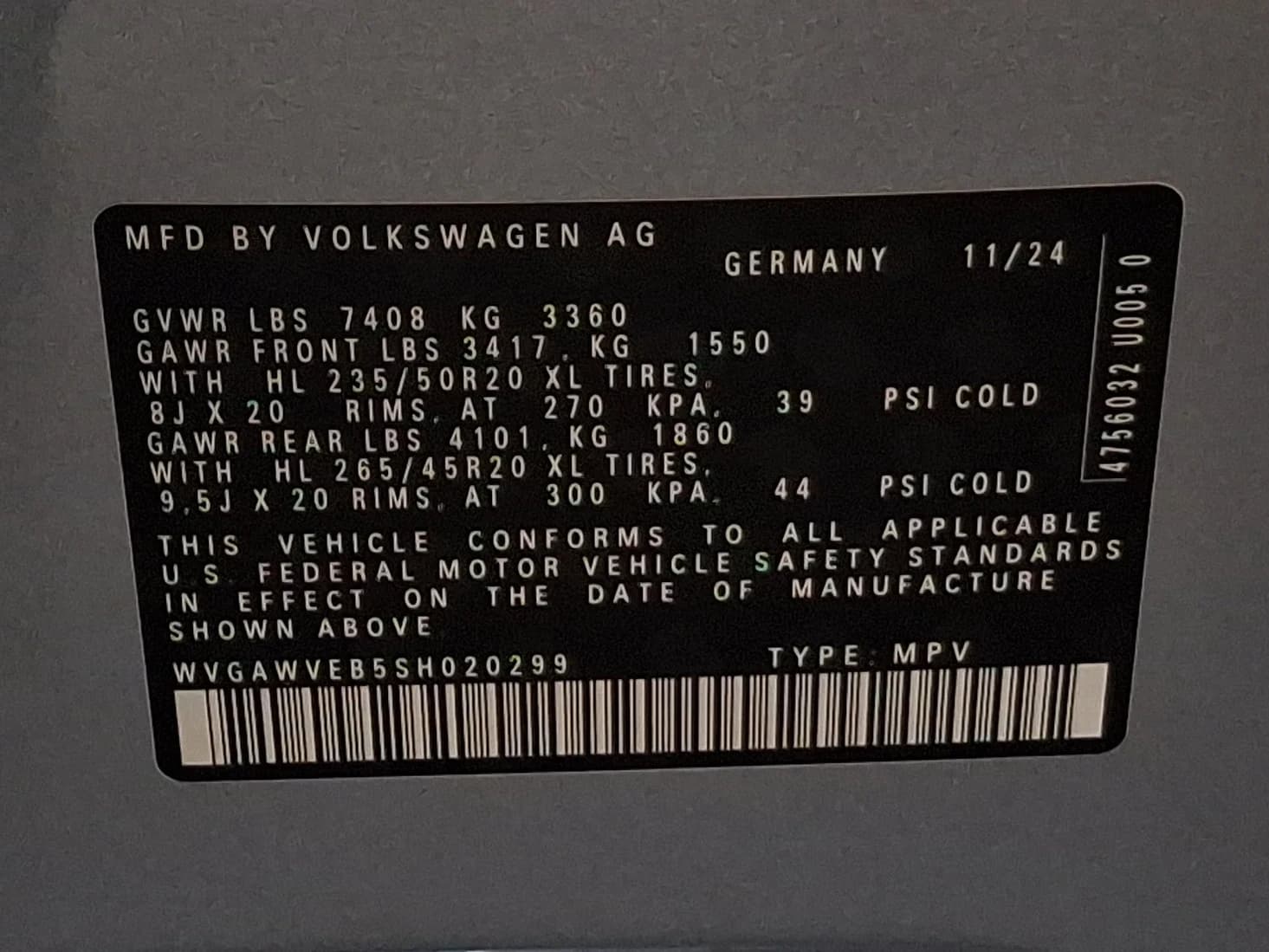 Volkswagen ID. Buzz Pro S RWD 2025 — side view