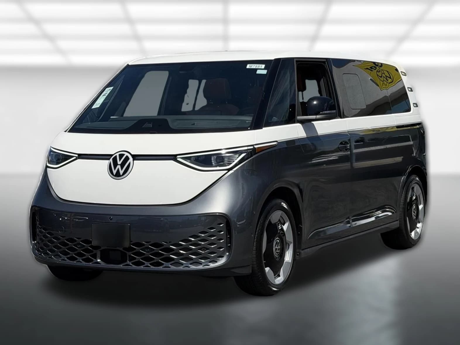 Volkswagen ID. Buzz Pro S Plus 4MOTION 2025 — side view