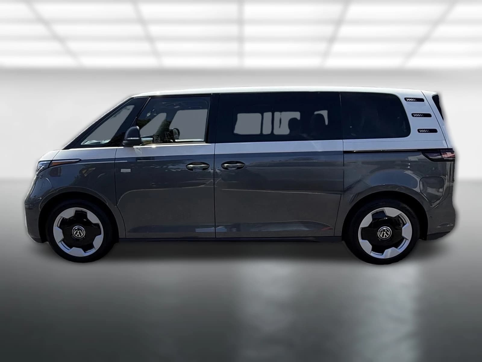 Volkswagen ID. Buzz Pro S Plus 4MOTION 2025 — side view