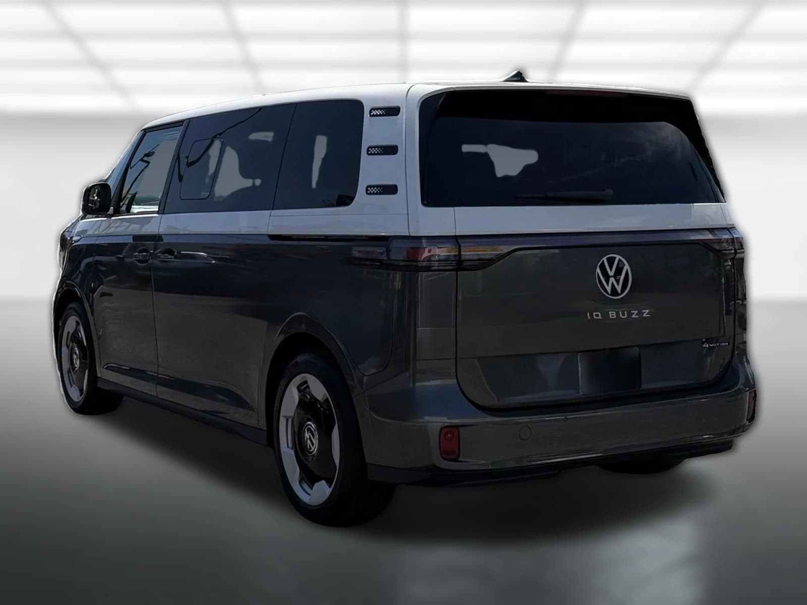 Volkswagen ID. Buzz Pro S Plus 4MOTION 2025 — side view