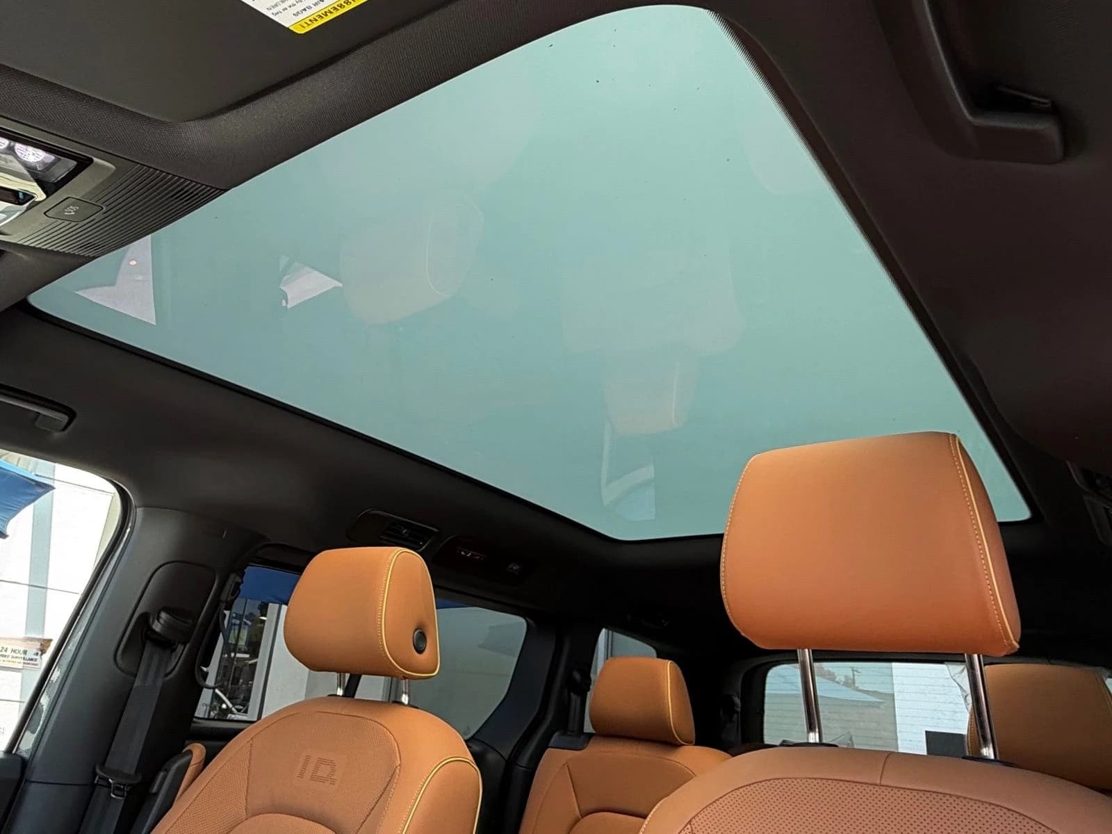 Volkswagen ID. Buzz Pro S Plus 4MOTION 2025 — side view