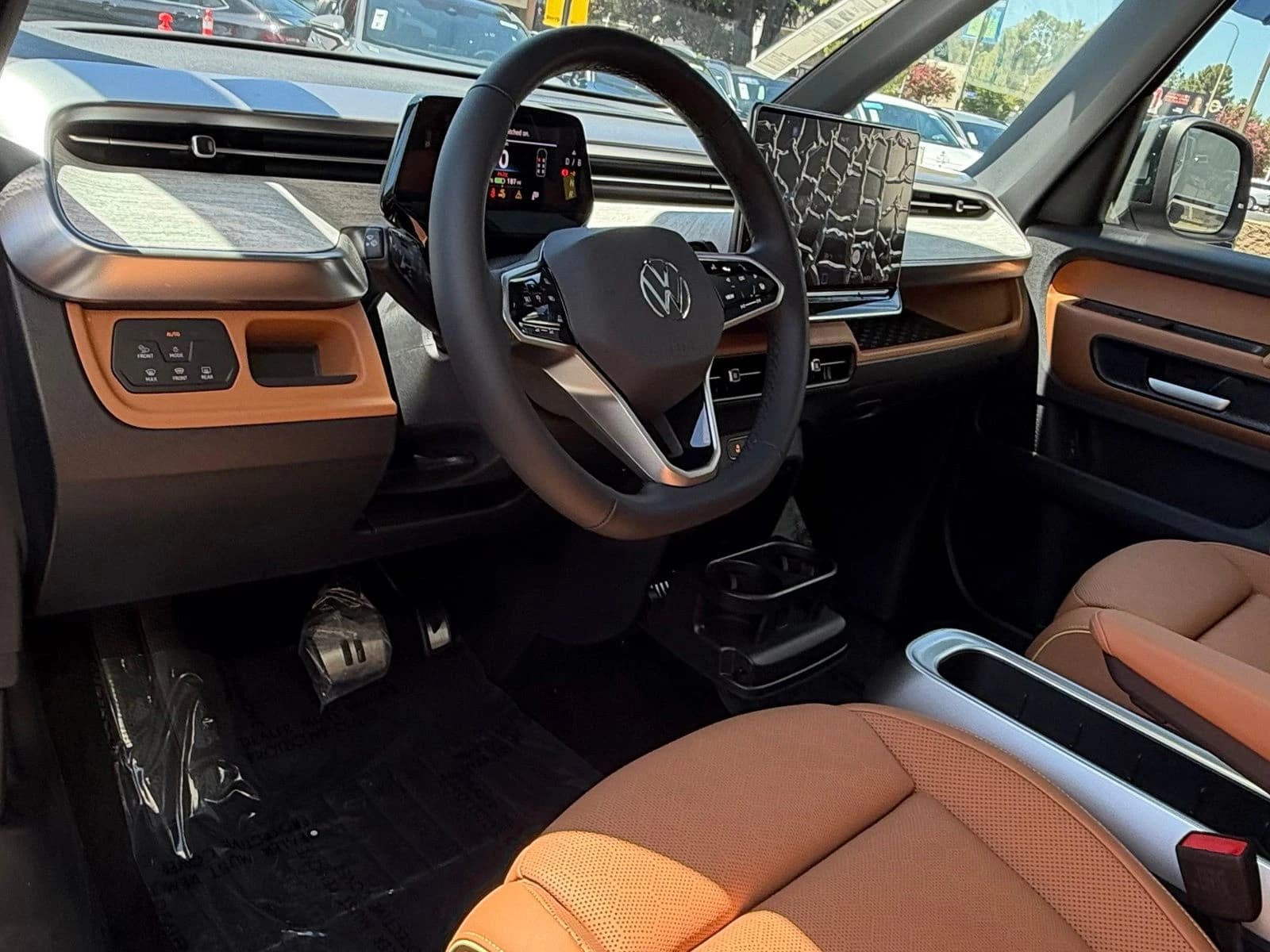 Volkswagen ID. Buzz Pro S Plus 4MOTION 2025 — side view