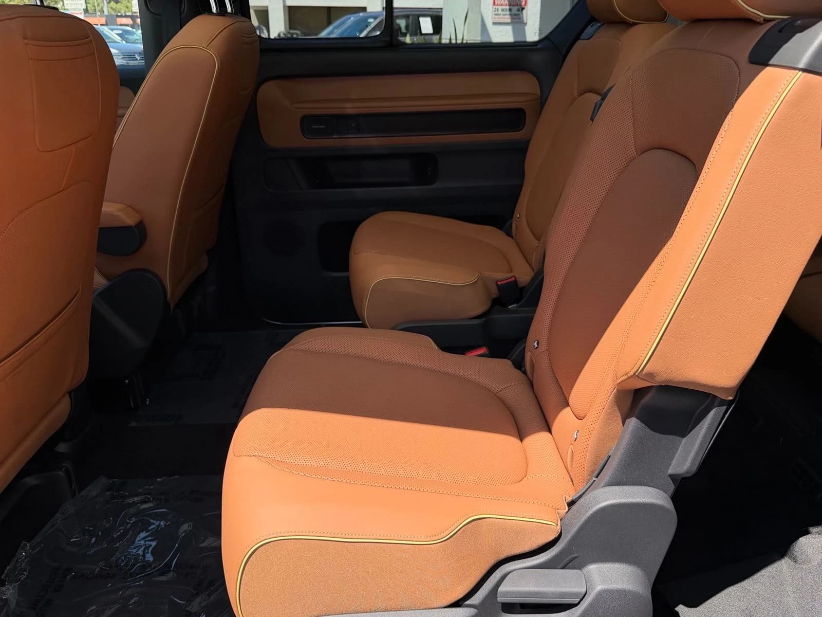 Volkswagen ID. Buzz Pro S Plus 4MOTION 2025 — side view