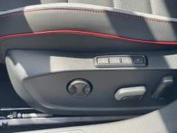 Volkswagen Golf GTI SE 2.0T DSG 2026 — side view