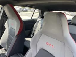 Volkswagen Golf GTI SE 2.0T DSG 2026 — side view