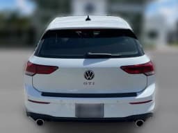 Volkswagen Golf GTI SE 2.0T DSG 2026 — side view