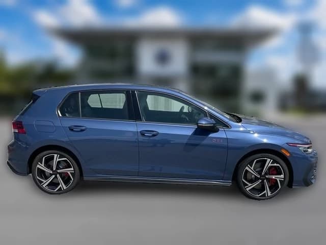 Volkswagen Golf GTI SE 2.0T DSG 2026 — side view