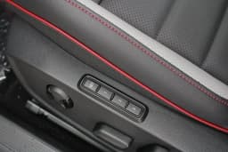 Volkswagen Golf GTI SE 2.0T DSG 2026 — side view