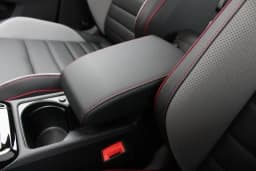 Volkswagen Golf GTI SE 2.0T DSG 2026 — side view