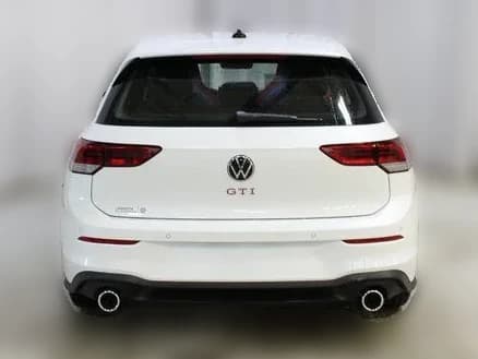 Volkswagen Golf GTI SE 2.0T DSG 2026 — side view