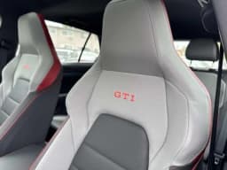 Volkswagen Golf GTI SE 2.0T DSG 2026 — side view