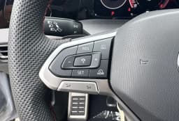 Volkswagen Golf GTI SE 2.0T DSG 2026 — side view
