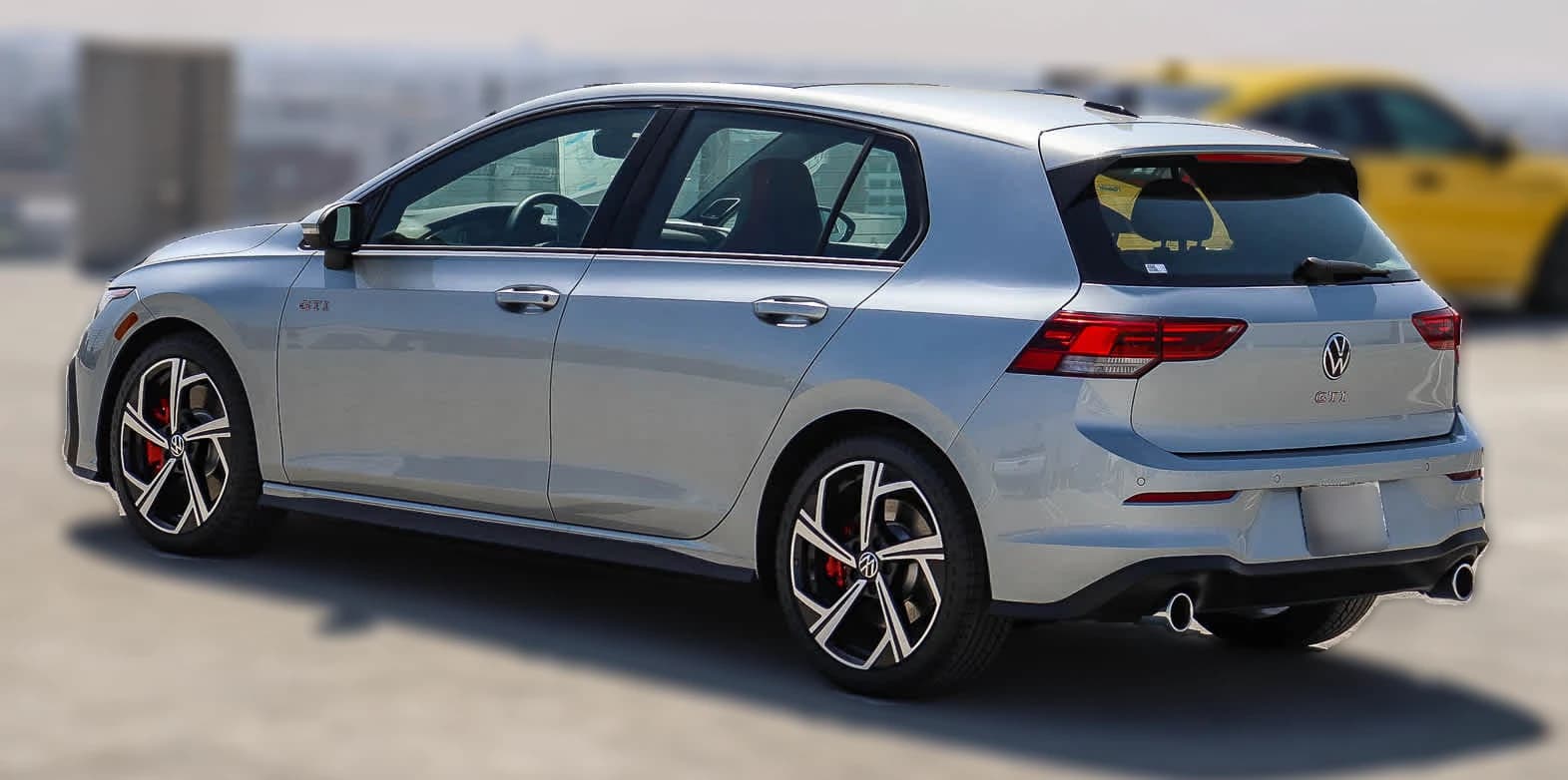 Volkswagen Golf GTI SE 2.0T DSG 2026 — side view