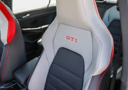 Volkswagen Golf GTI SE 2.0T DSG 2026 — side view