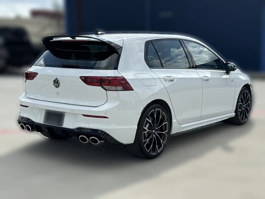 Volkswagen Golf R Base 2.0T DSG 2026 — side view