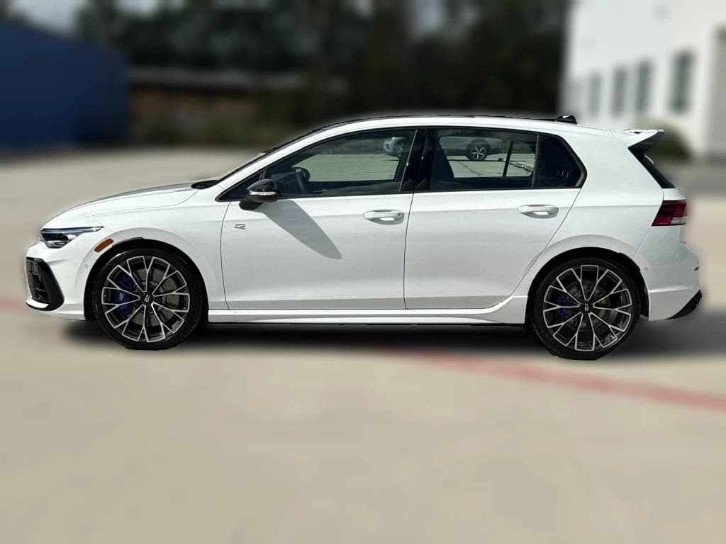 Volkswagen Golf R Base 2.0T DSG 2026 — side view