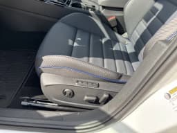 Volkswagen Golf R Base 2.0T DSG 2026 — side view