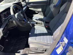 Volkswagen Golf R Base 2.0T DSG 2026 — side view