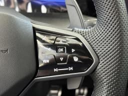 Volkswagen Golf R Base 2.0T DSG 2026 — side view