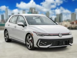 Volkswagen Golf GTI S 2.0T DSG 2026 — side view