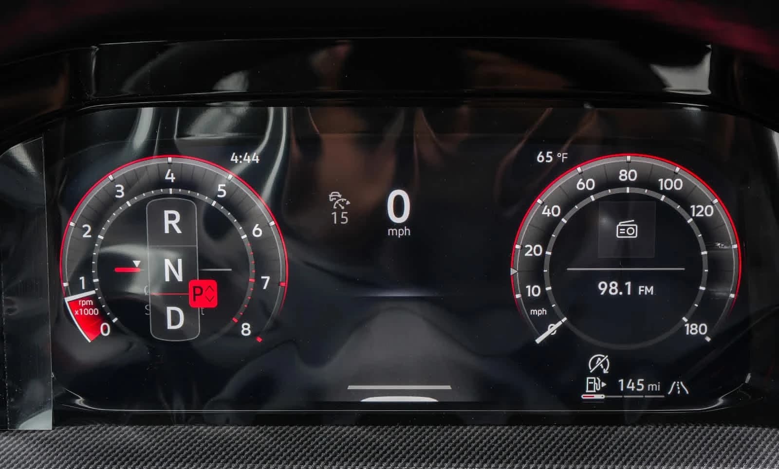 Volkswagen Golf GTI S 2.0T DSG 2026 — side view