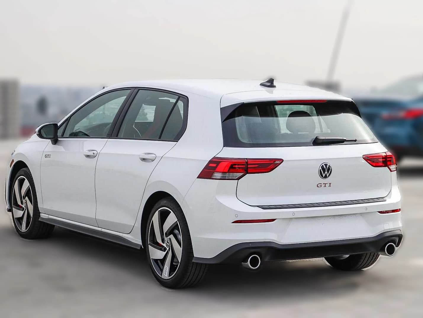 Volkswagen Golf GTI S 2.0T DSG 2026 — side view