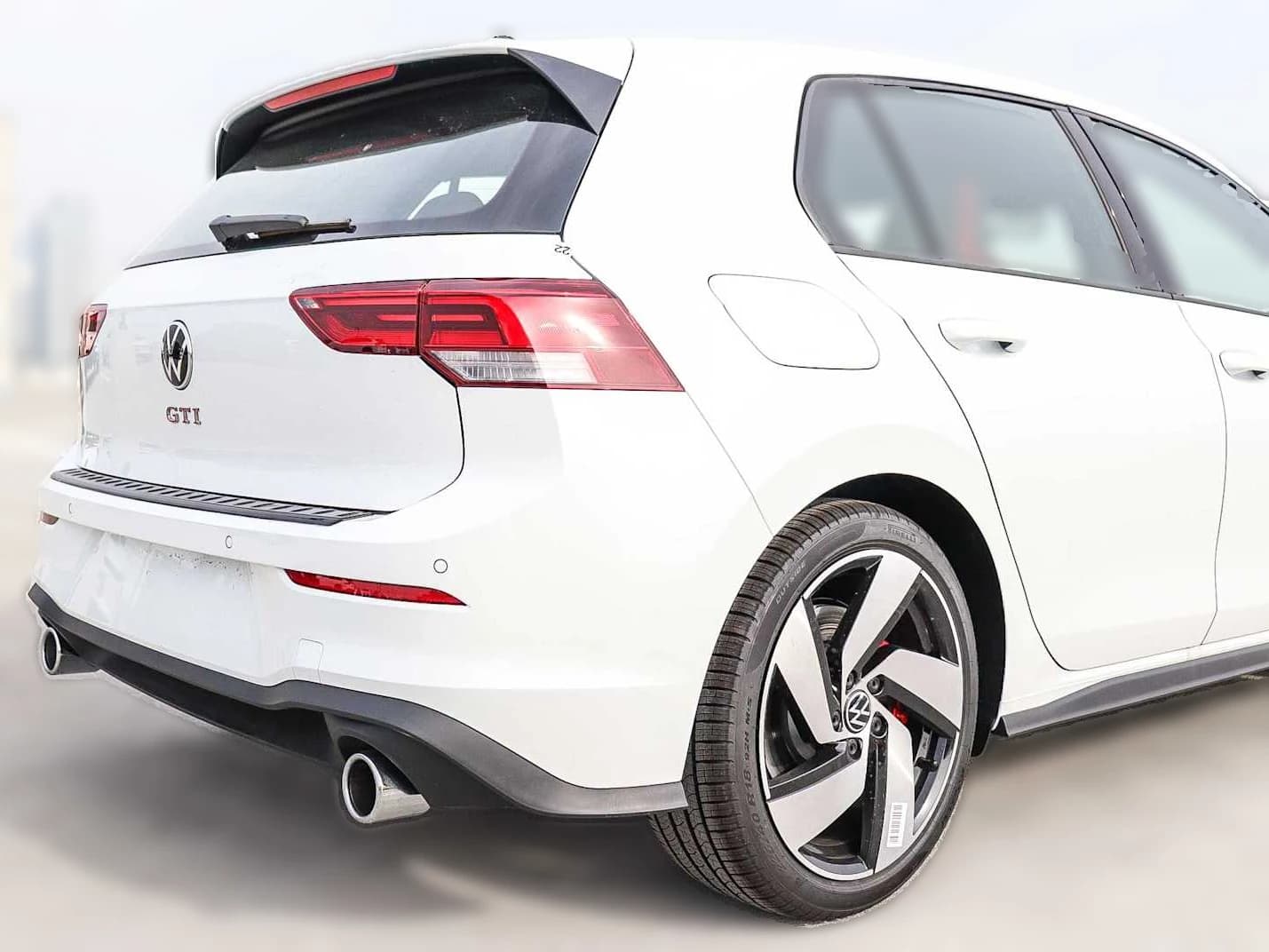 Volkswagen Golf GTI S 2.0T DSG 2026 — side view