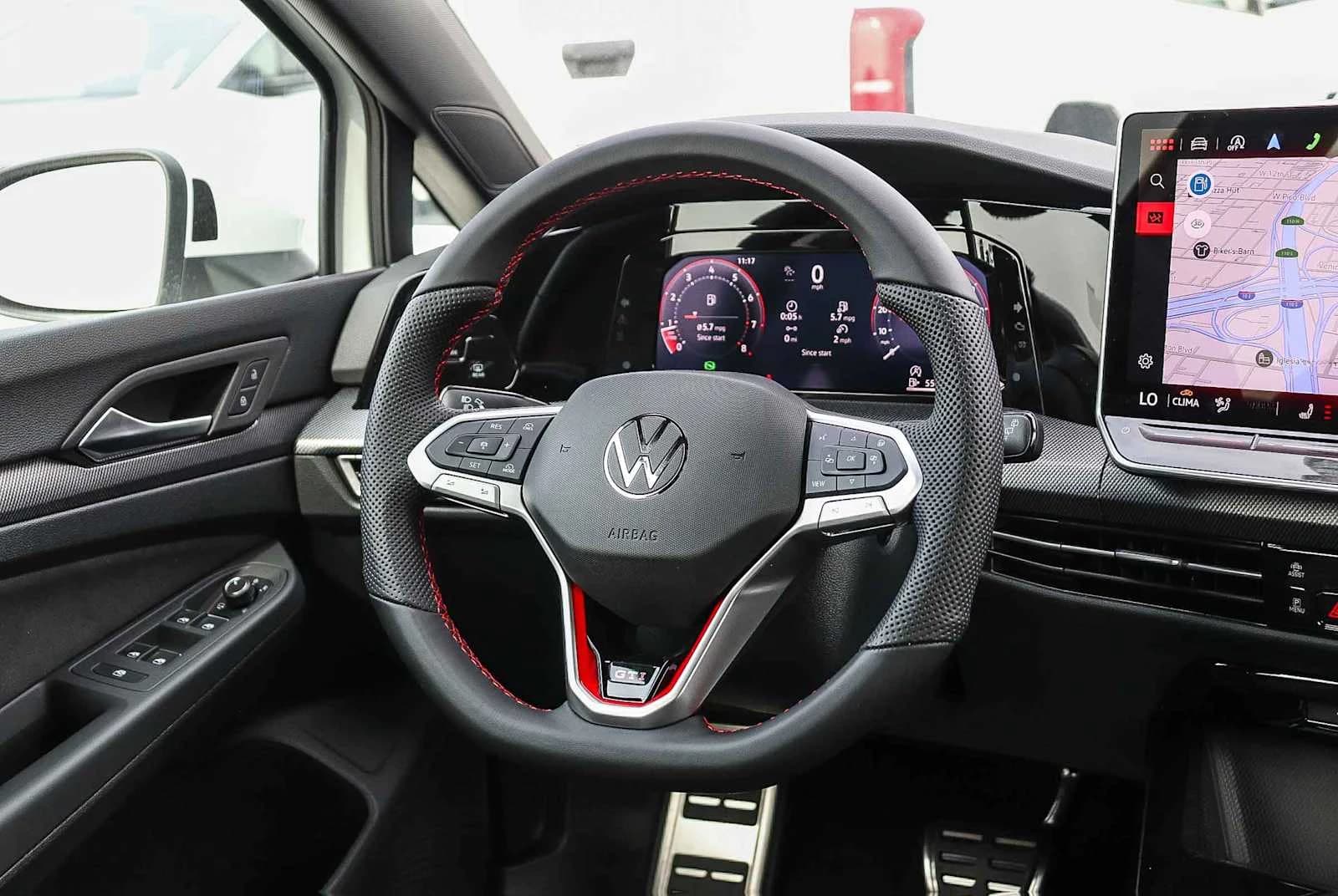 Volkswagen Golf GTI S 2.0T DSG 2026 — side view