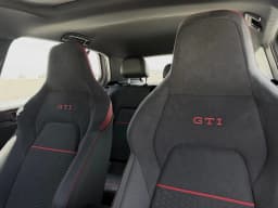 Volkswagen Golf GTI SE 2.0T DSG 2026 — side view