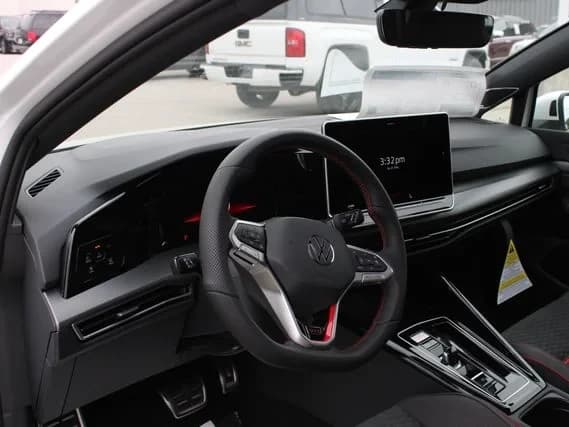 Volkswagen Golf GTI SE 2.0T DSG 2026 — side view