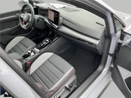 Volkswagen Golf GTI Autobahn 2.0T DSG 2025 — side view