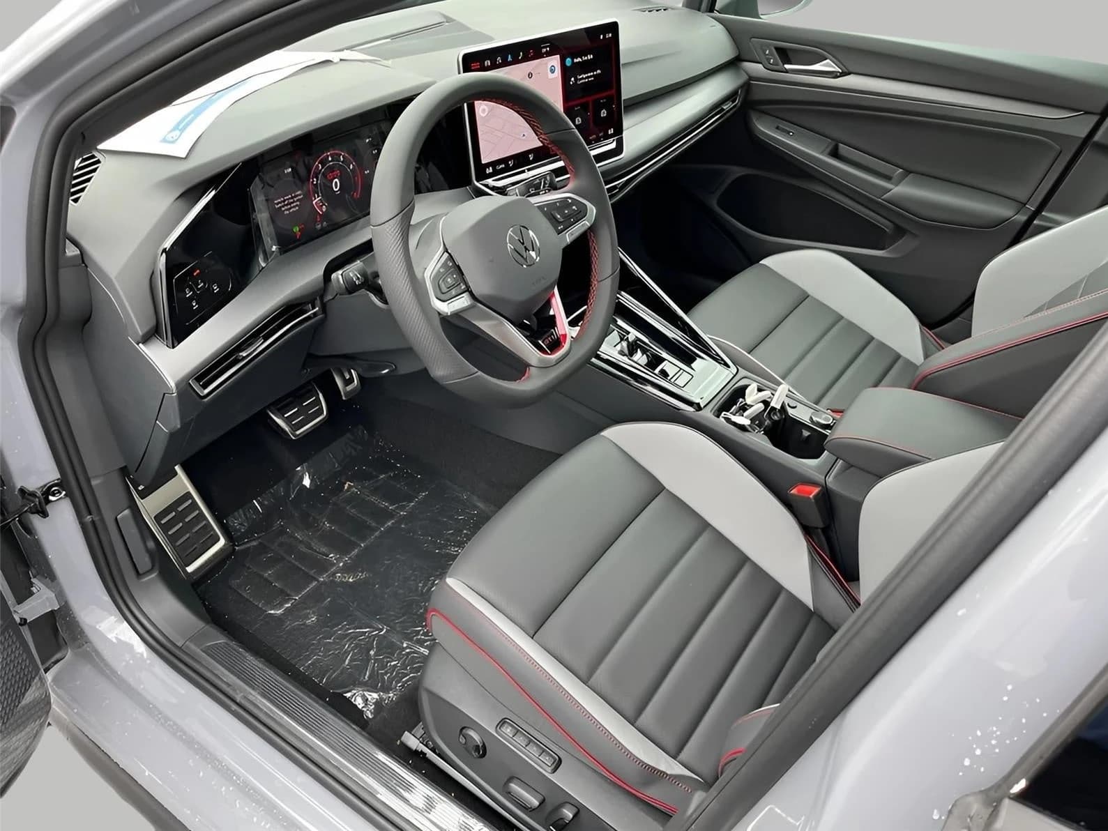 Volkswagen Golf GTI Autobahn 2.0T DSG 2025 — side view