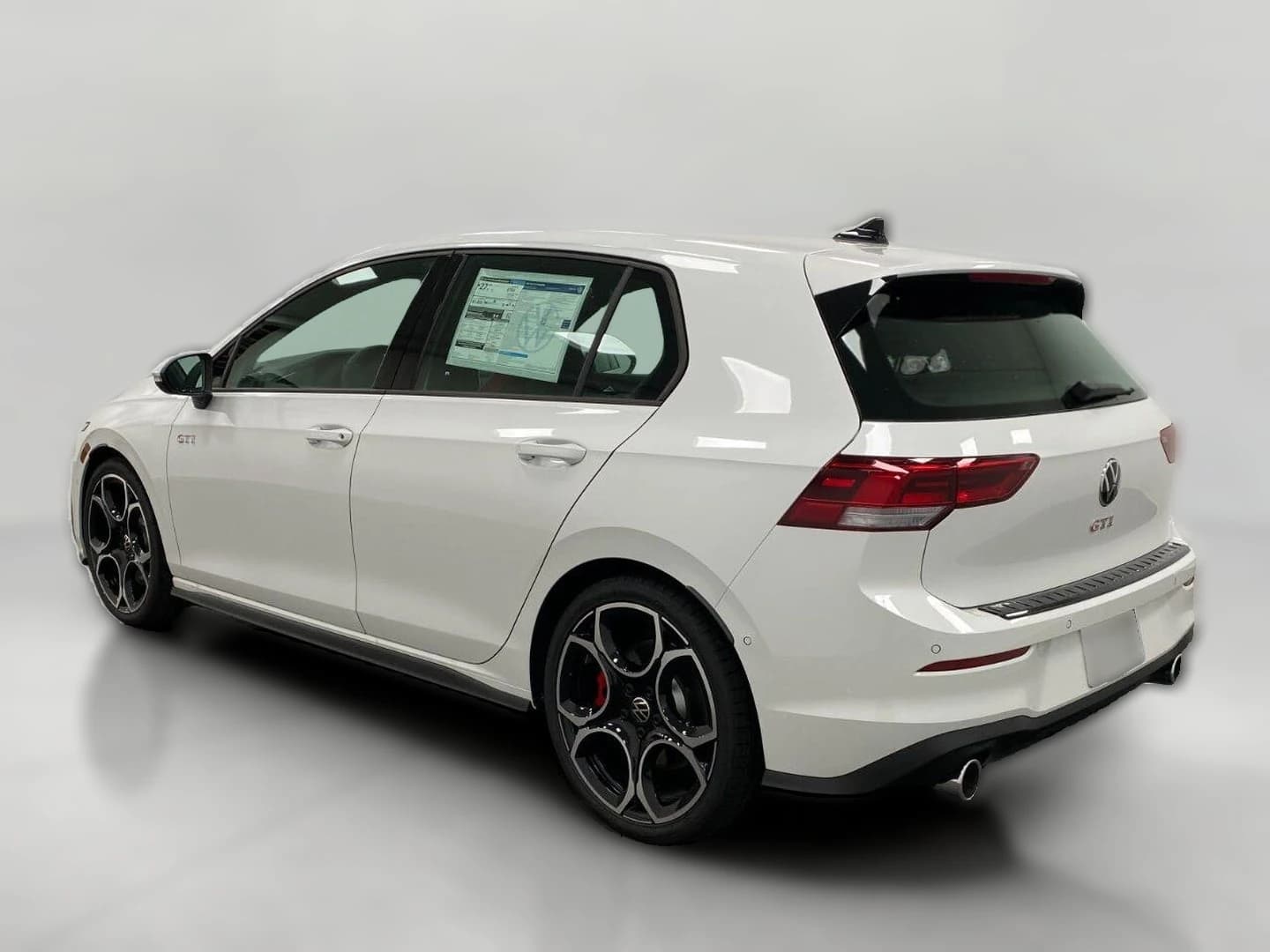 Volkswagen Golf GTI Autobahn 2.0T DSG 2026 — side view