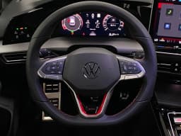 Volkswagen Golf GTI Autobahn 2.0T DSG 2026 — side view
