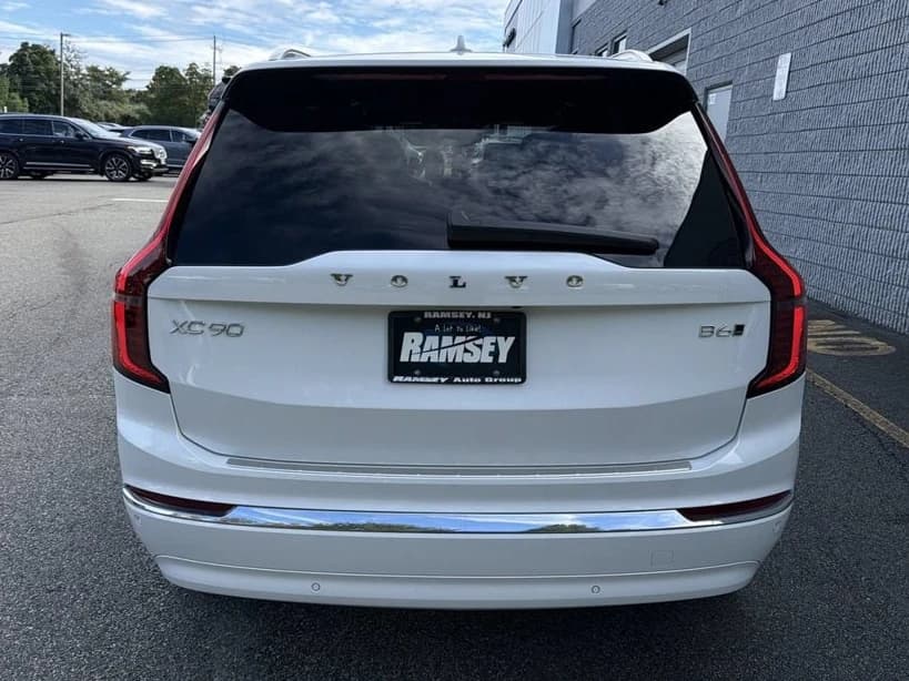 Volvo XC90 Plus B6 AWD 7-Seater 2026 — side view