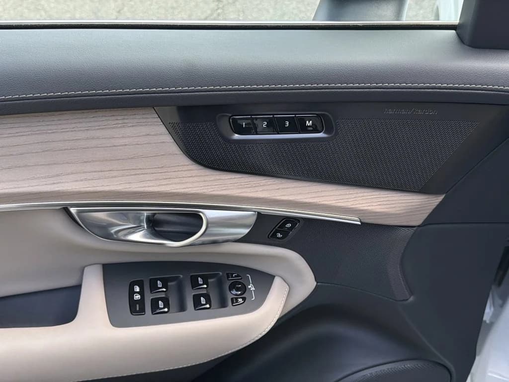 Volvo XC90 Plus B6 AWD 7-Seater 2026 — side view
