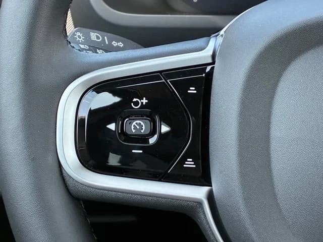 Volvo XC90 Plus B6 AWD 7-Seater 2026 — side view