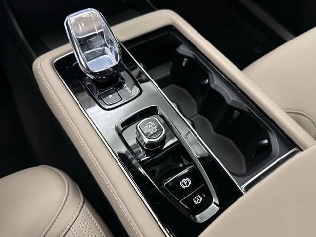 Volvo XC90 Plus B6 AWD 7-Seater 2026 — side view