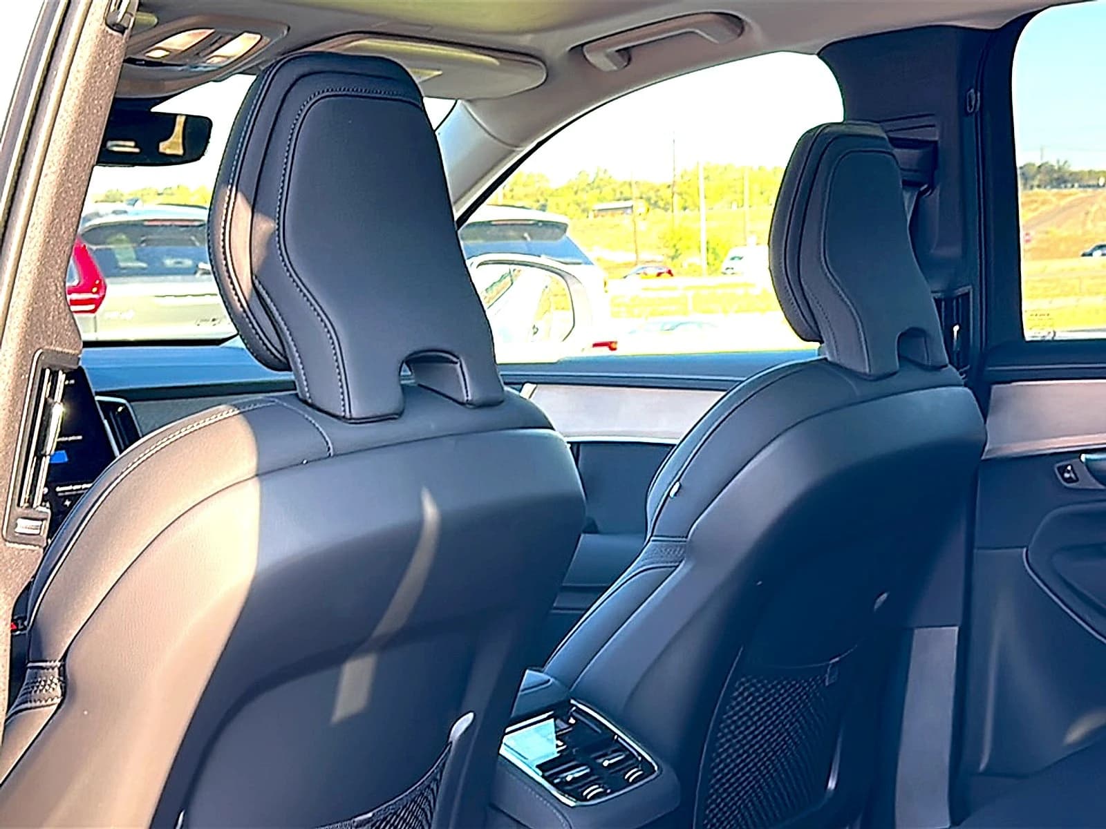 Volvo XC90 Plus B6 AWD 7-Seater 2026 — side view