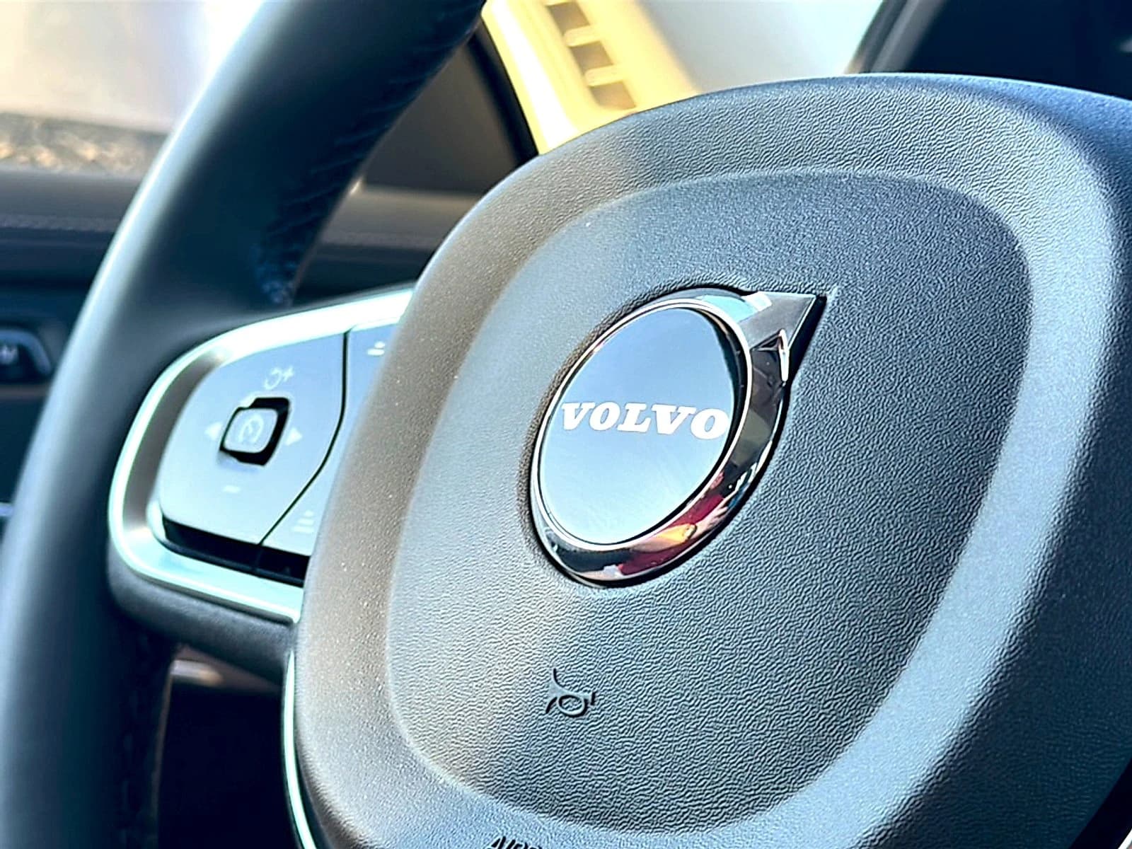 Volvo XC90 Plus B6 AWD 7-Seater 2026 — side view