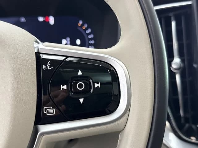 Volvo XC90 Ultra B6 AWD 7-Seater 2026 — side view