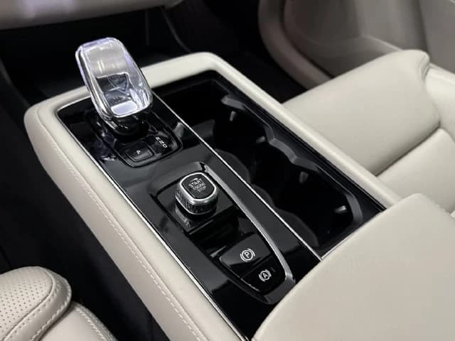Volvo XC90 Ultra B6 AWD 7-Seater 2026 — side view