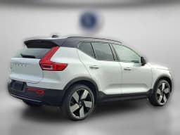 Volvo EX40 Plus Single Motor Extended Range RWD 2026 — side view