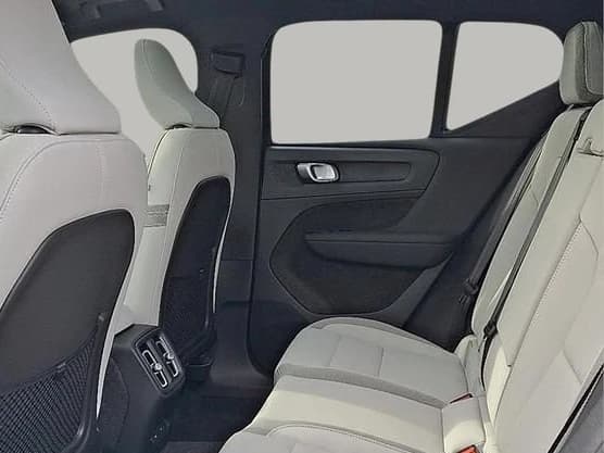 Volvo EX40 Plus Single Motor Extended Range RWD 2026 — side view