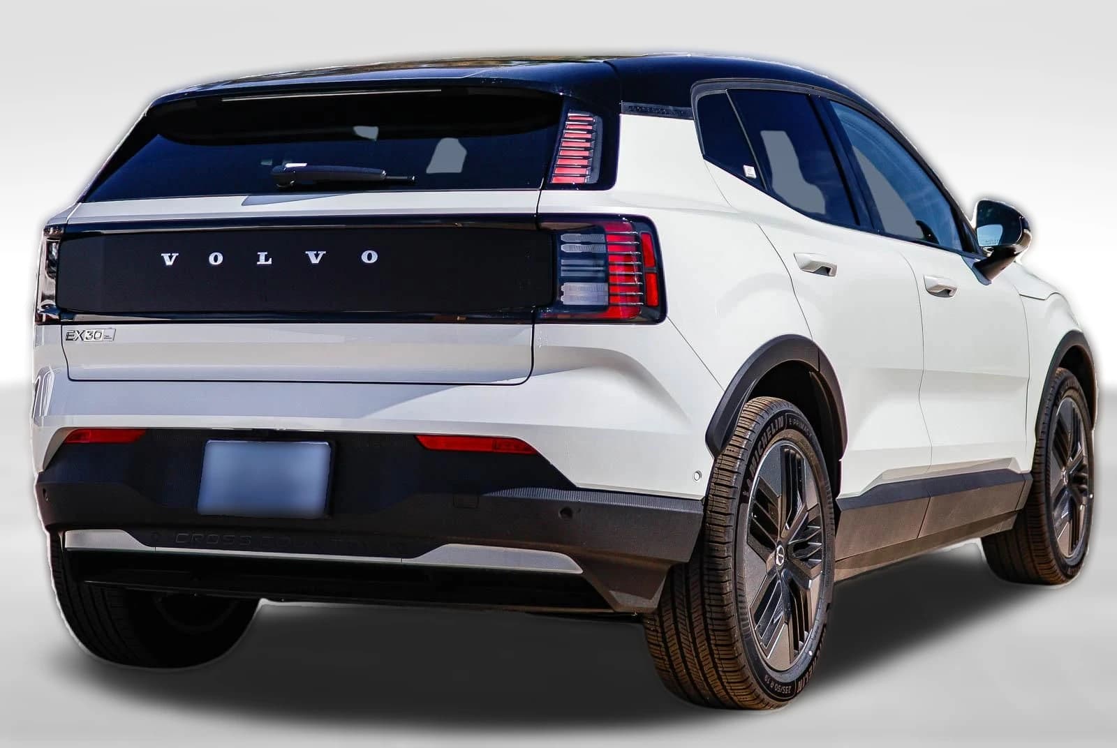 Volvo EX30 Cross Country Ultra Twin Motor AWD 2026 — side view