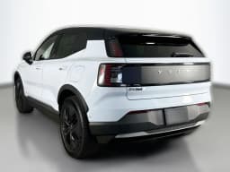 Volvo EX30 Cross Country Ultra Twin Motor AWD 2026 — side view