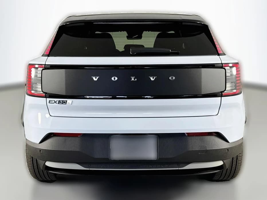 Volvo EX30 Cross Country Ultra Twin Motor AWD 2026 — side view