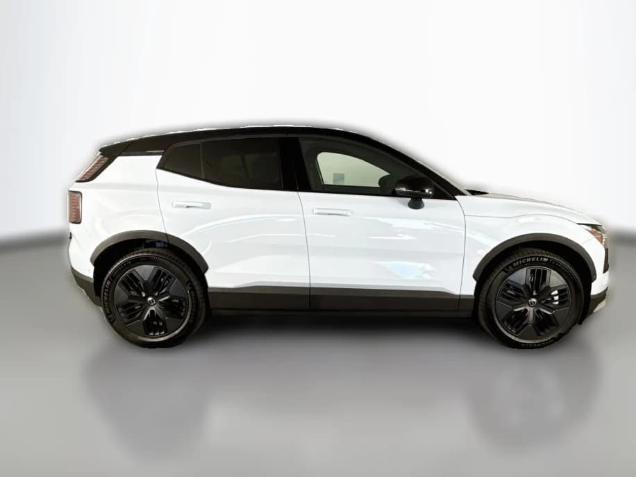 Volvo EX30 Cross Country Ultra Twin Motor AWD 2026 — side view