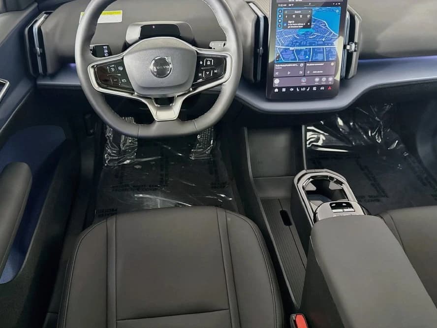 Volvo EX30 Cross Country Ultra Twin Motor AWD 2026 — side view