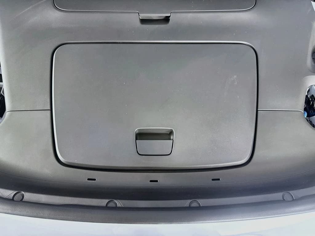 Volvo EX30 Cross Country Ultra Twin Motor AWD 2026 — side view